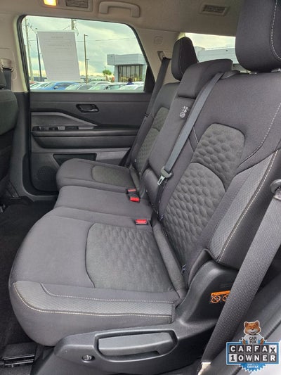 2024 Nissan Pathfinder SV