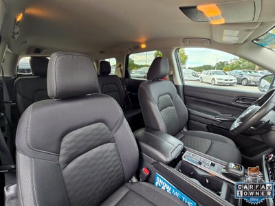 2024 Nissan Pathfinder SV