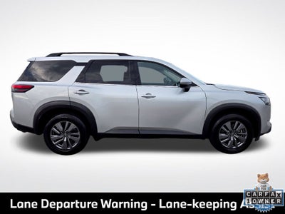 2024 Nissan Pathfinder SV
