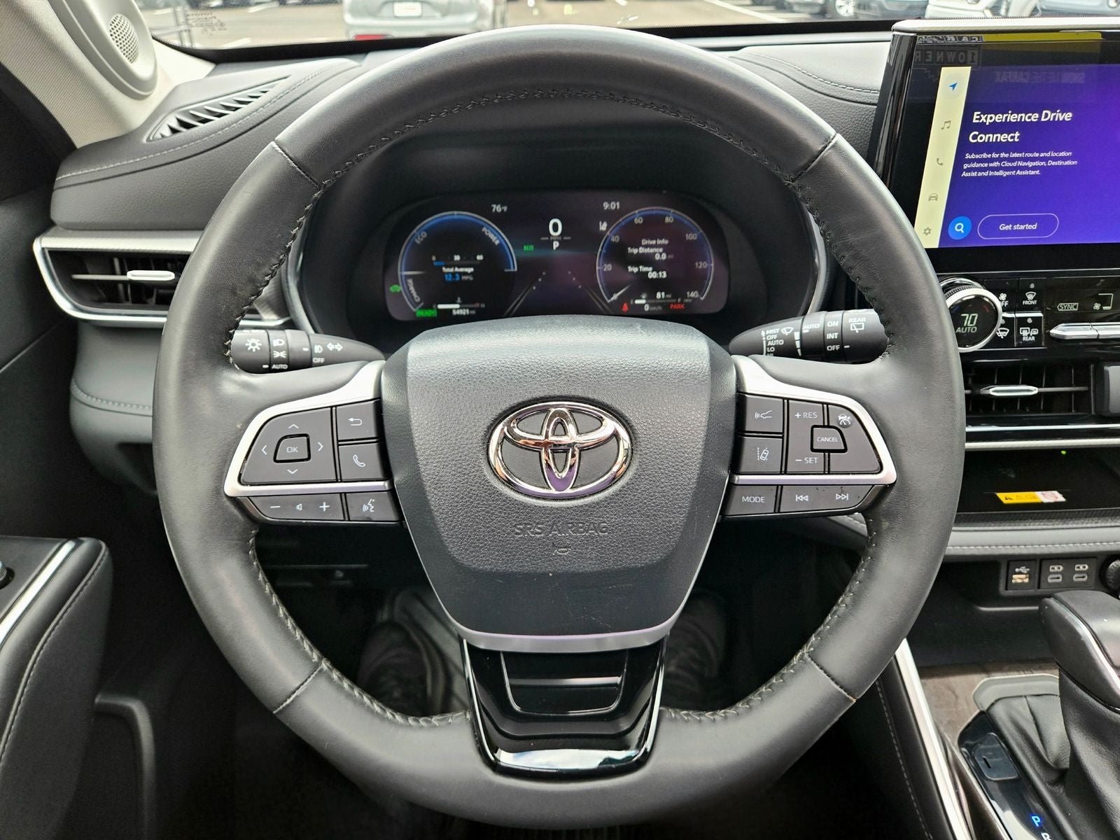 2023 Toyota Highlander Hybrid Platinum