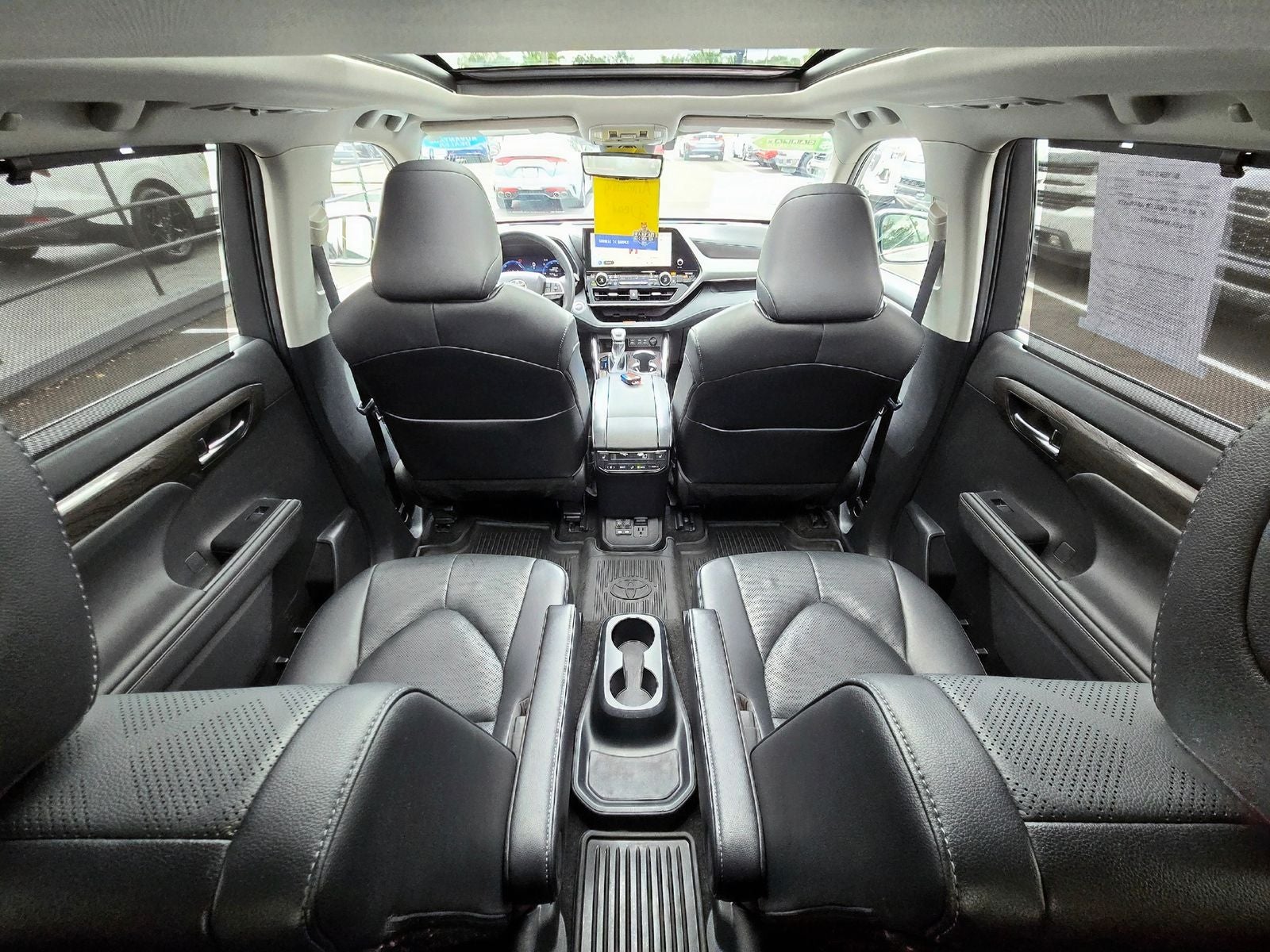 2023 Toyota Highlander Hybrid Platinum