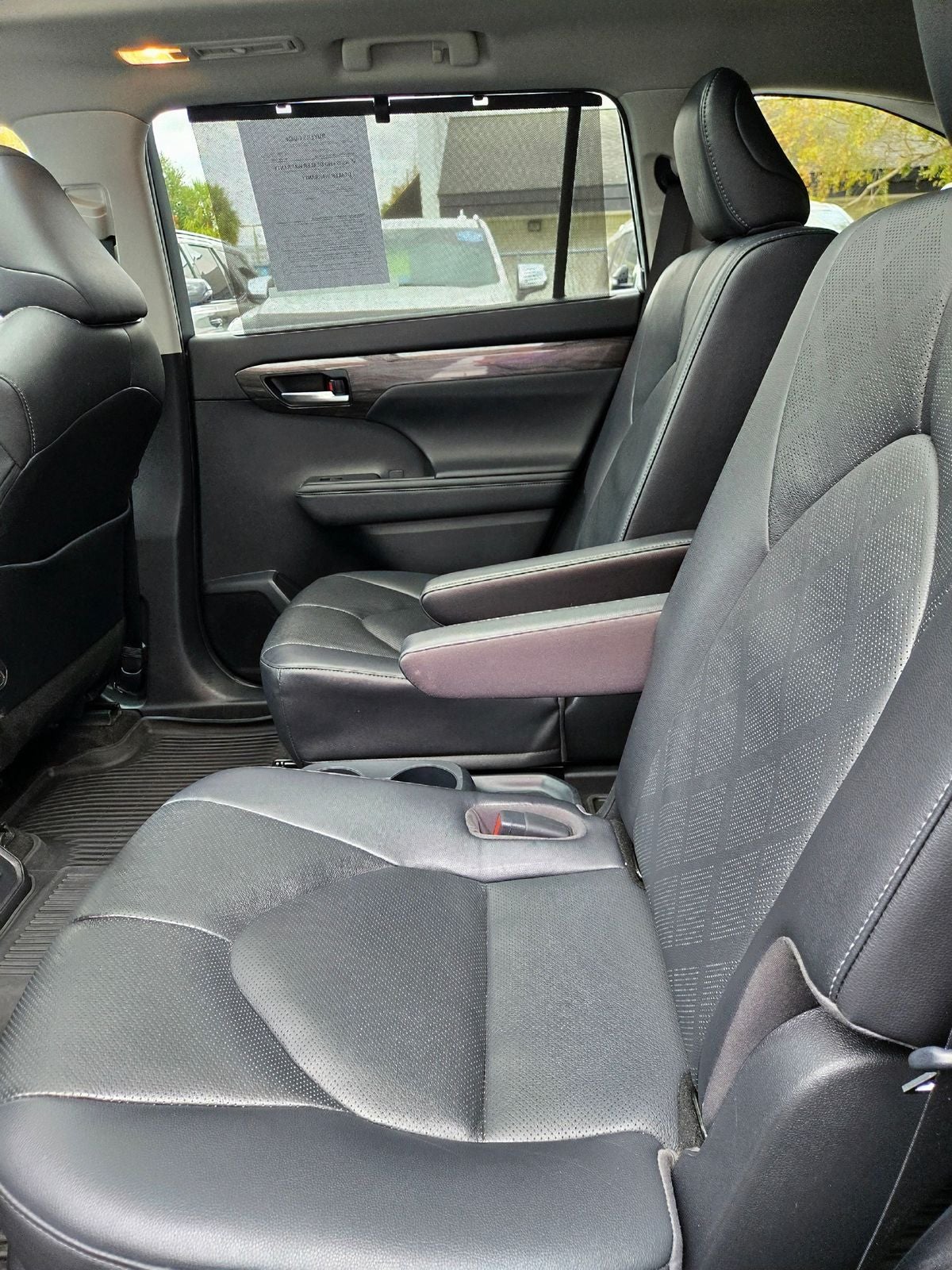 2023 Toyota Highlander Hybrid Platinum