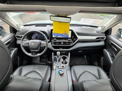 2023 Toyota Highlander Hybrid Platinum