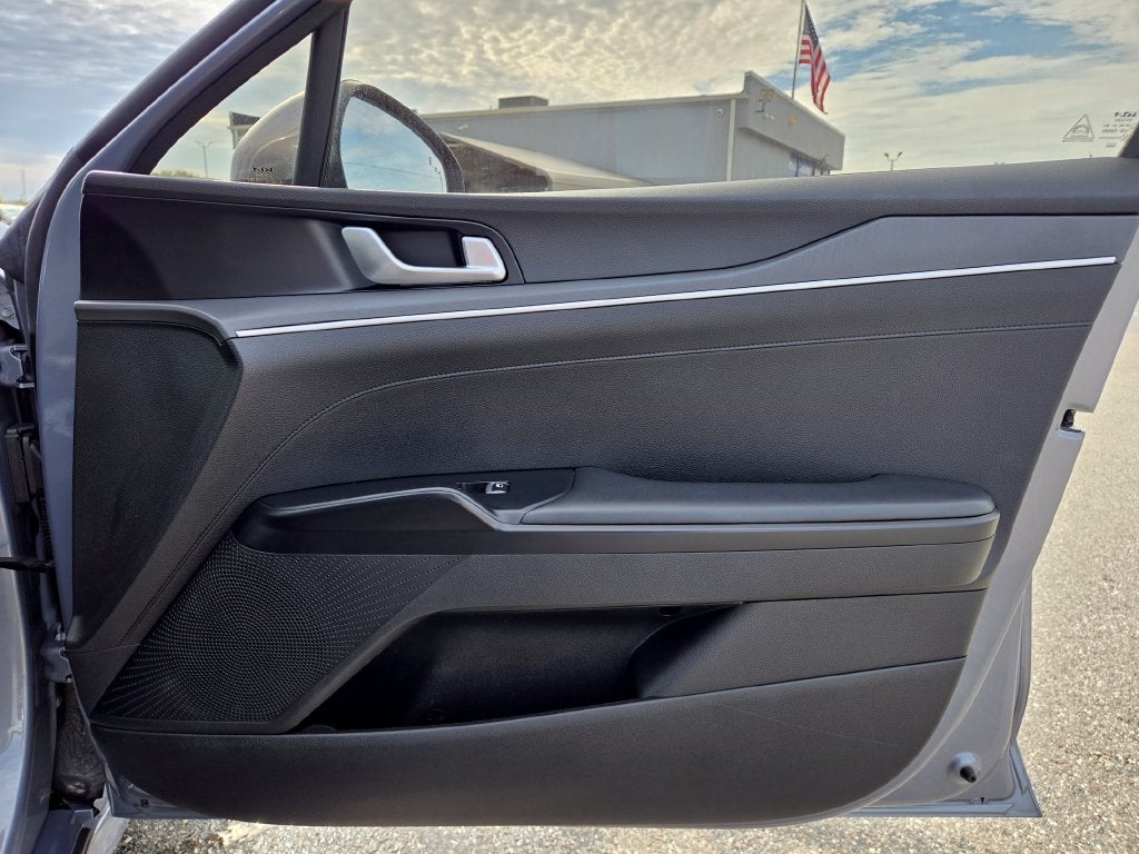 2022 Kia K5 LXS