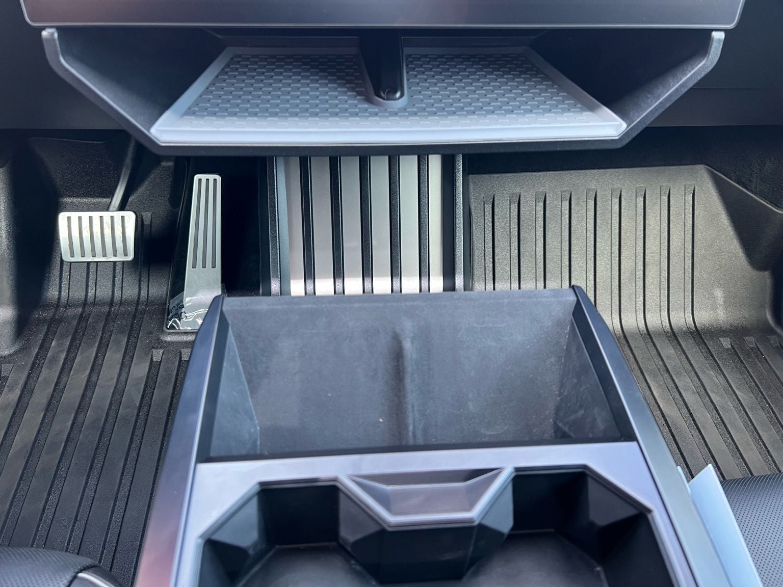 2024 Tesla Cybertruck Base