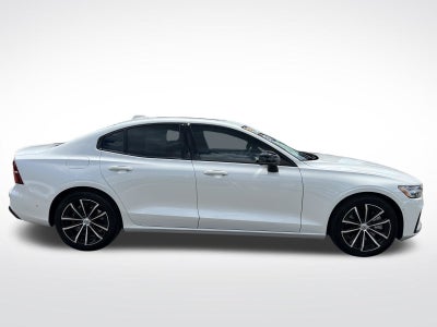 2023 Volvo S60 Recharge Plug-In Hybrid T8 Plus Dark Theme