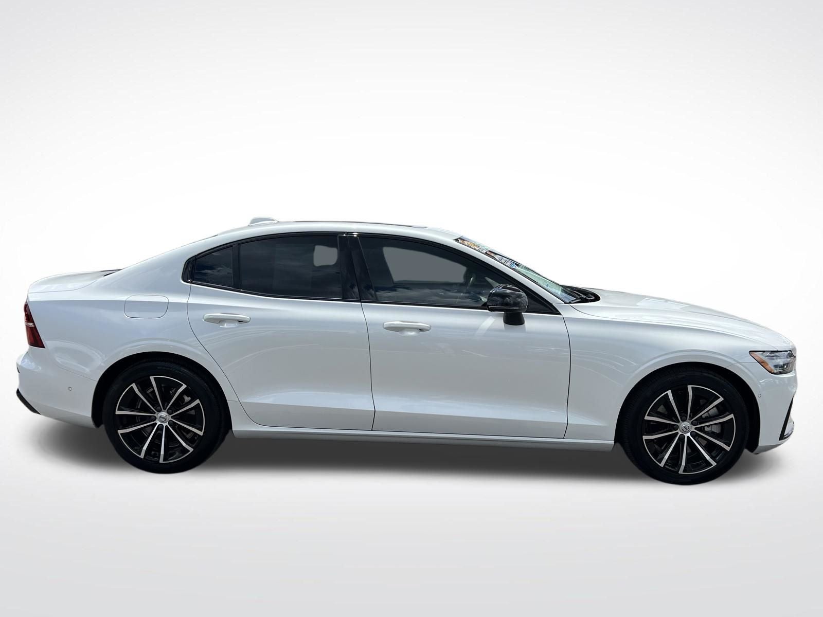 2023 Volvo S60 Recharge Plug-In Hybrid T8 Plus Dark Theme