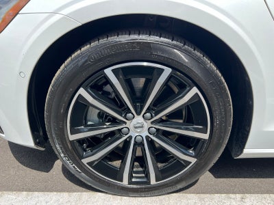 2023 Volvo S60 Recharge Plug-In Hybrid T8 Plus Dark Theme