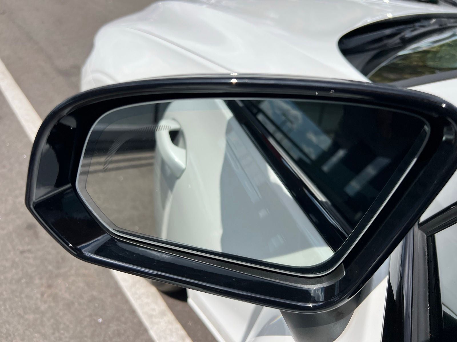 2023 Volvo S60 Recharge Plug-In Hybrid T8 Plus Dark Theme