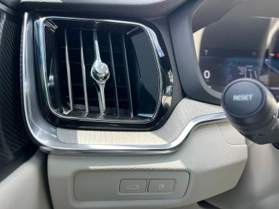 2023 Volvo S60 Recharge Plug-In Hybrid T8 Plus Dark Theme