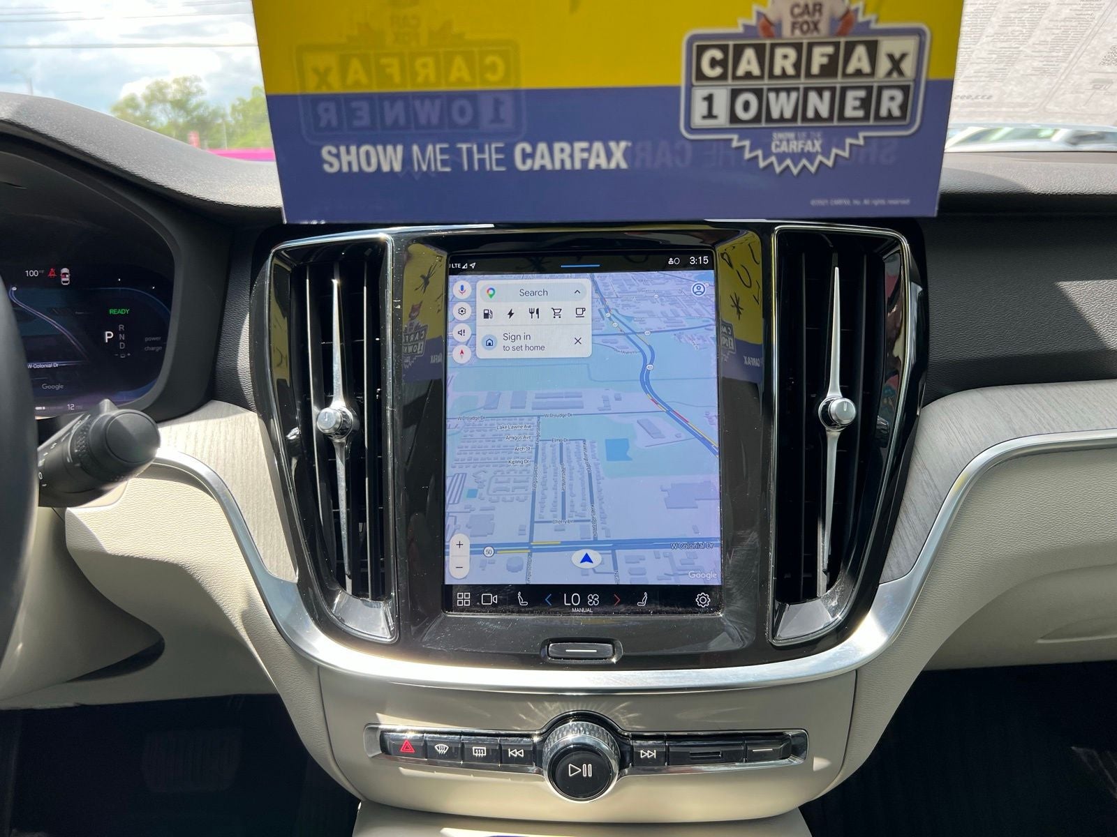 2023 Volvo S60 Recharge Plug-In Hybrid T8 Plus Dark Theme