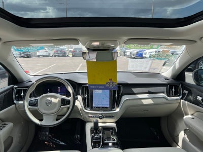 2023 Volvo S60 Recharge Plug-In Hybrid T8 Plus Dark Theme