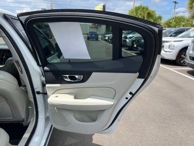 2023 Volvo S60 Recharge Plug-In Hybrid T8 Plus Dark Theme