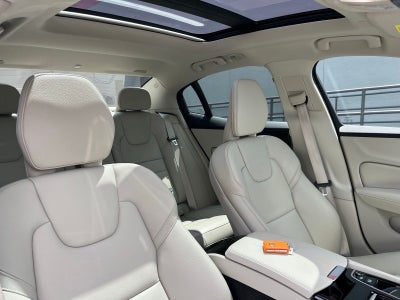 2023 Volvo S60 Recharge Plug-In Hybrid T8 Plus Dark Theme