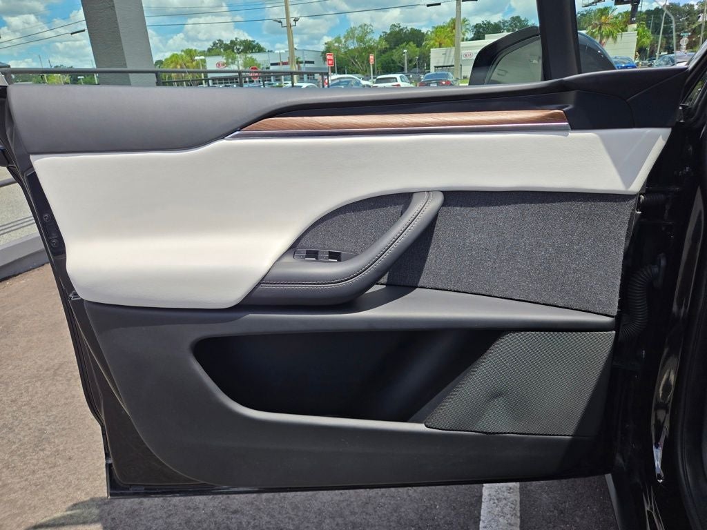 2022 Tesla Model X Base