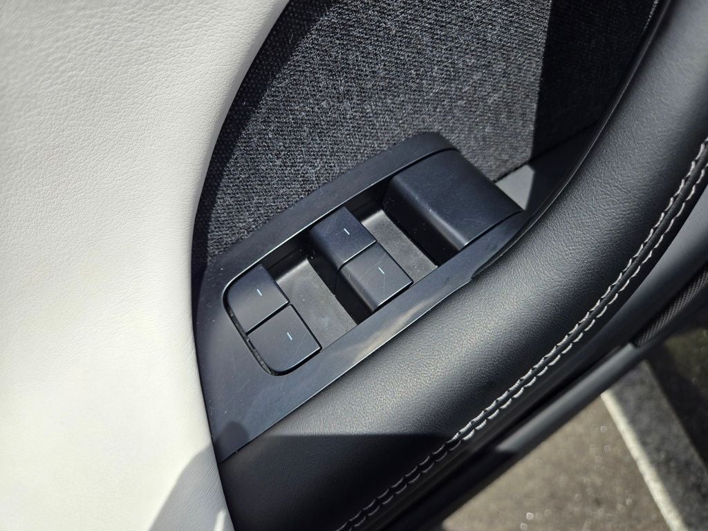 2022 Tesla Model X Base