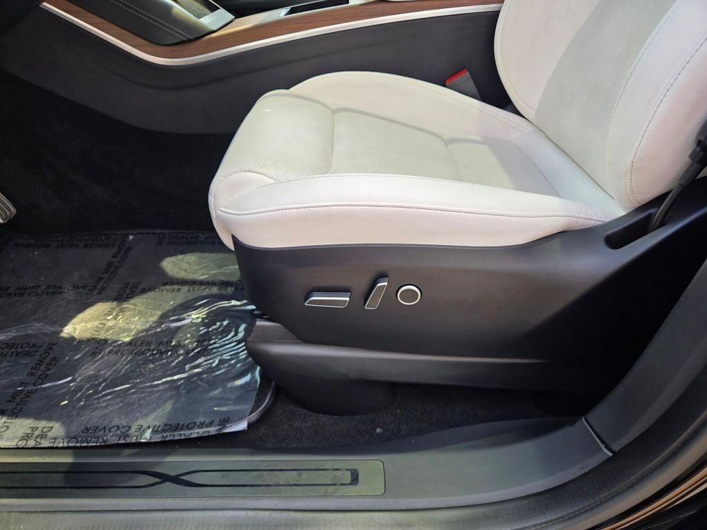 2022 Tesla Model X Base