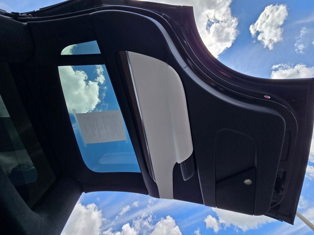 2022 Tesla Model X Base