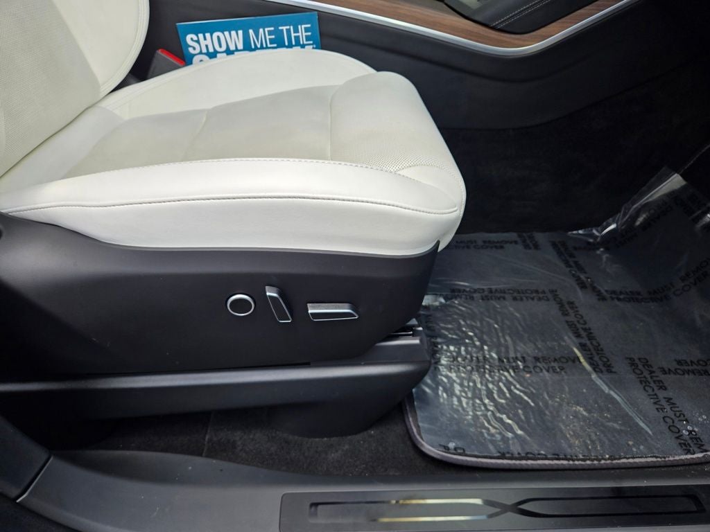 2022 Tesla Model X Base