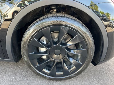 2023 Tesla Model Y Standard Range
