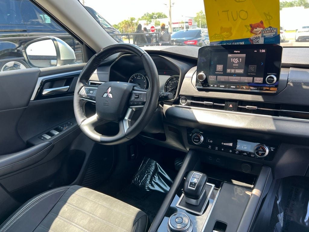 2023 Mitsubishi Outlander SE Special Edition