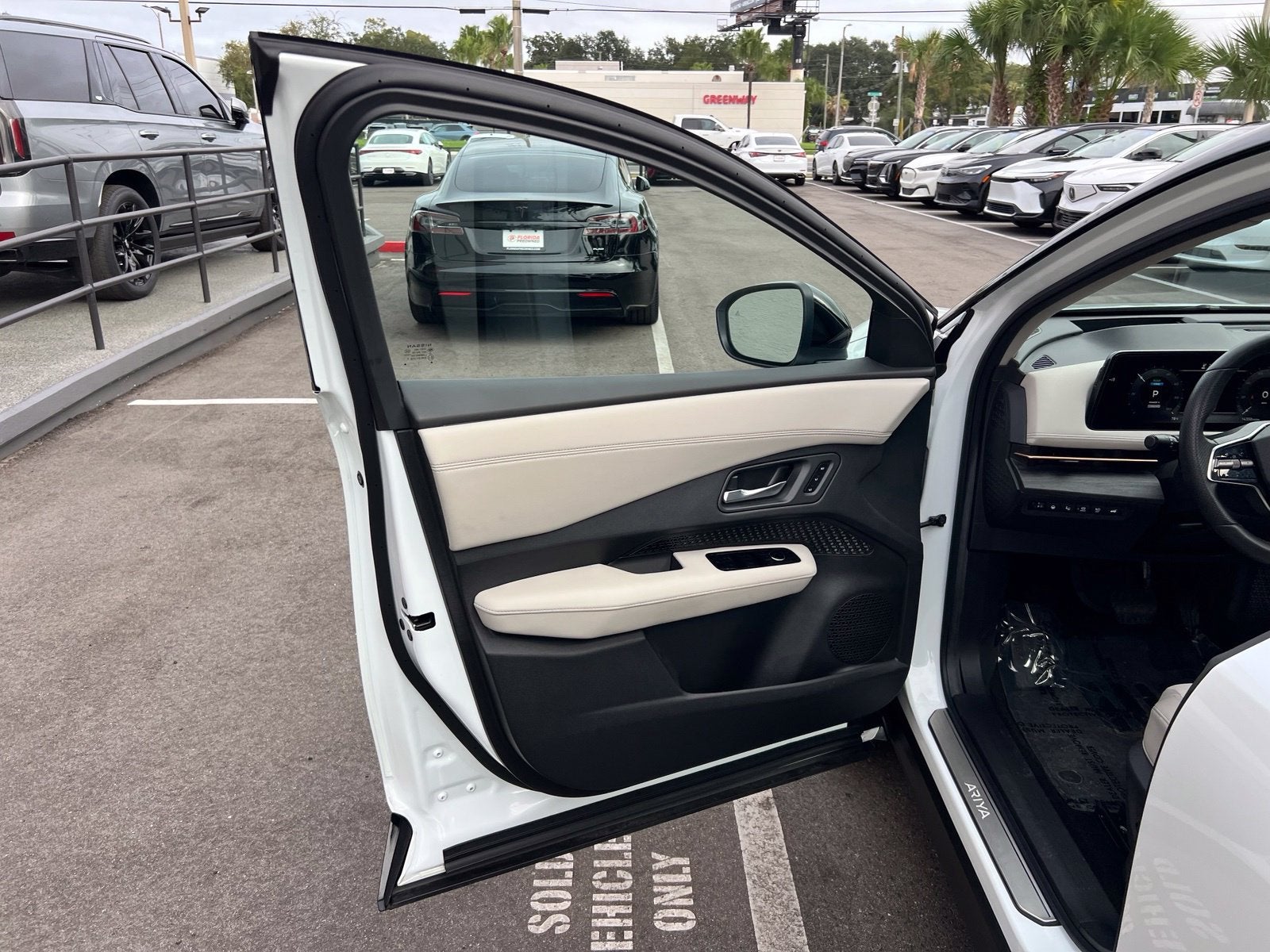 2023 Nissan Ariya EVOLVE+