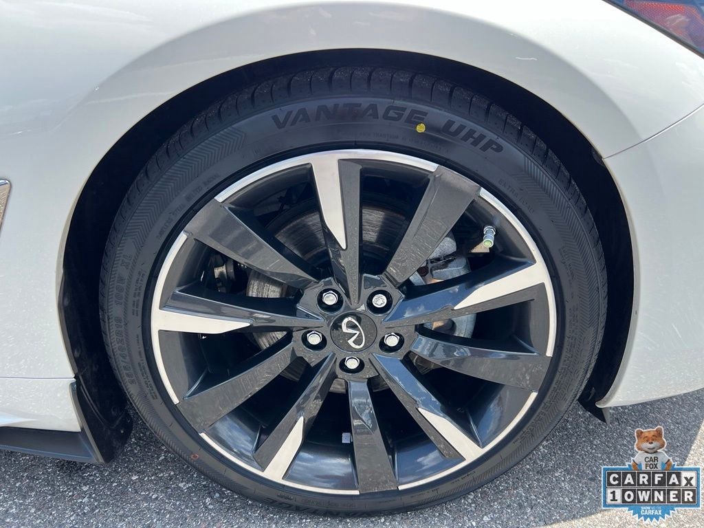 2022 INFINITI Q60 LUXE