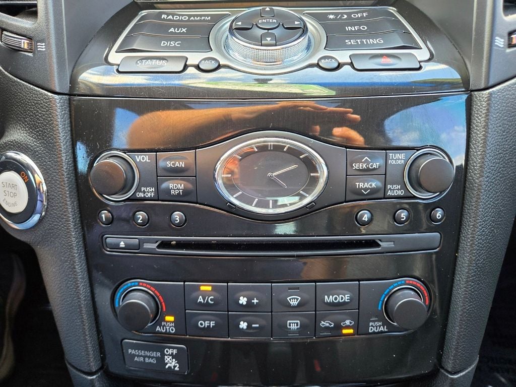 2017 INFINITI QX70 Base