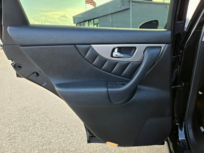 2017 INFINITI QX70 Base