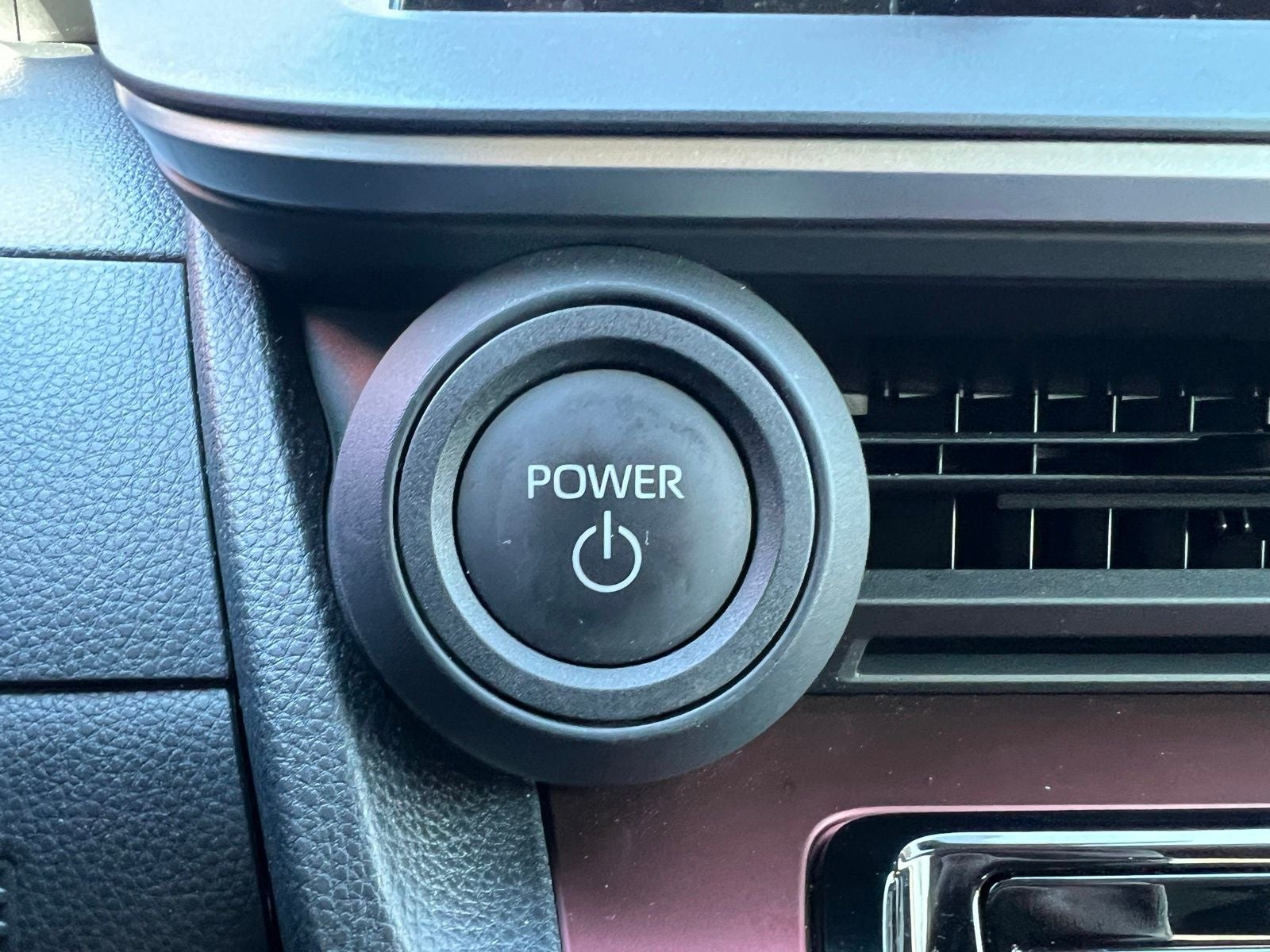 2024 Toyota Prius Prime SE