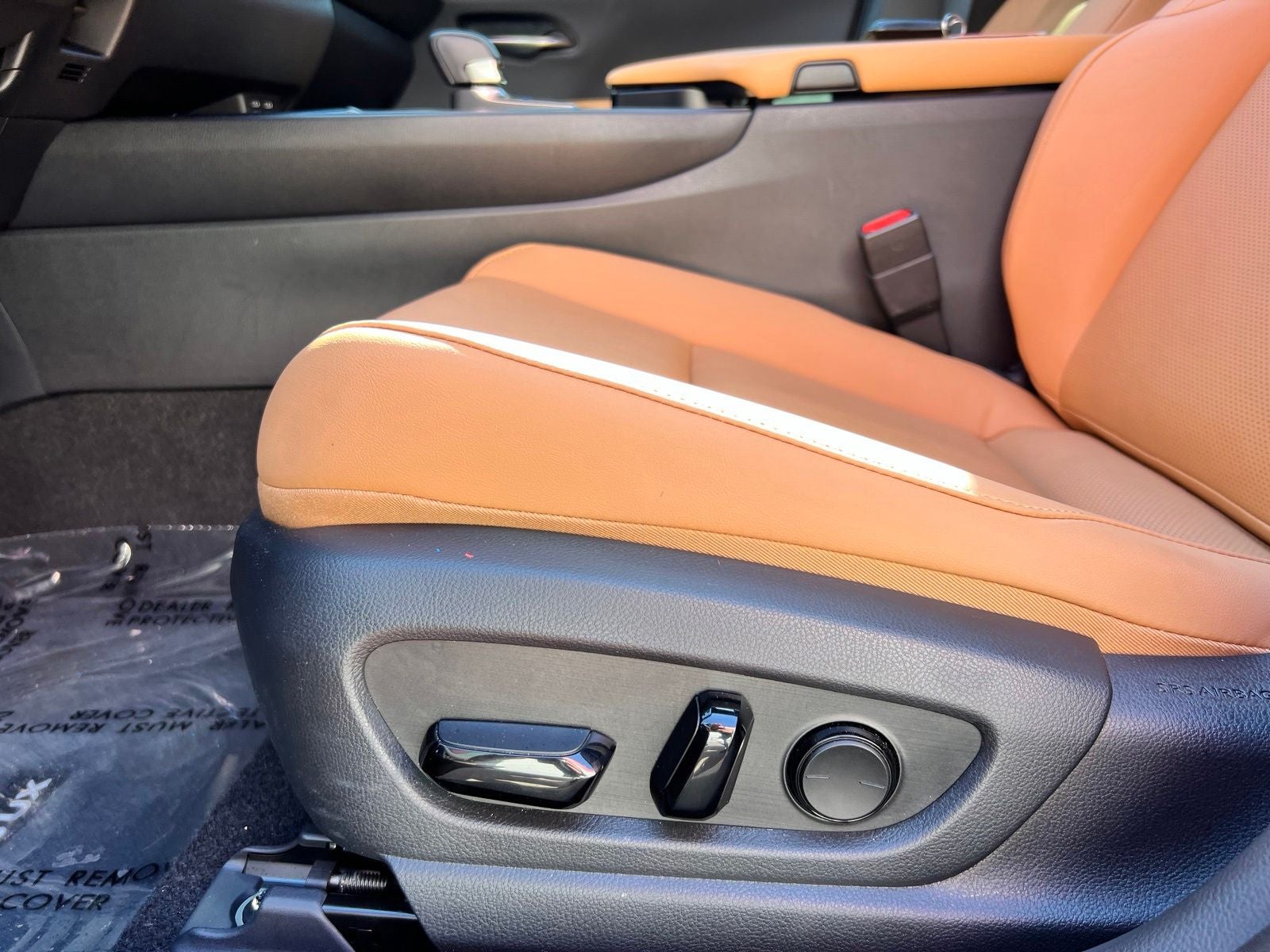 2025 Lexus UX 300h Premium