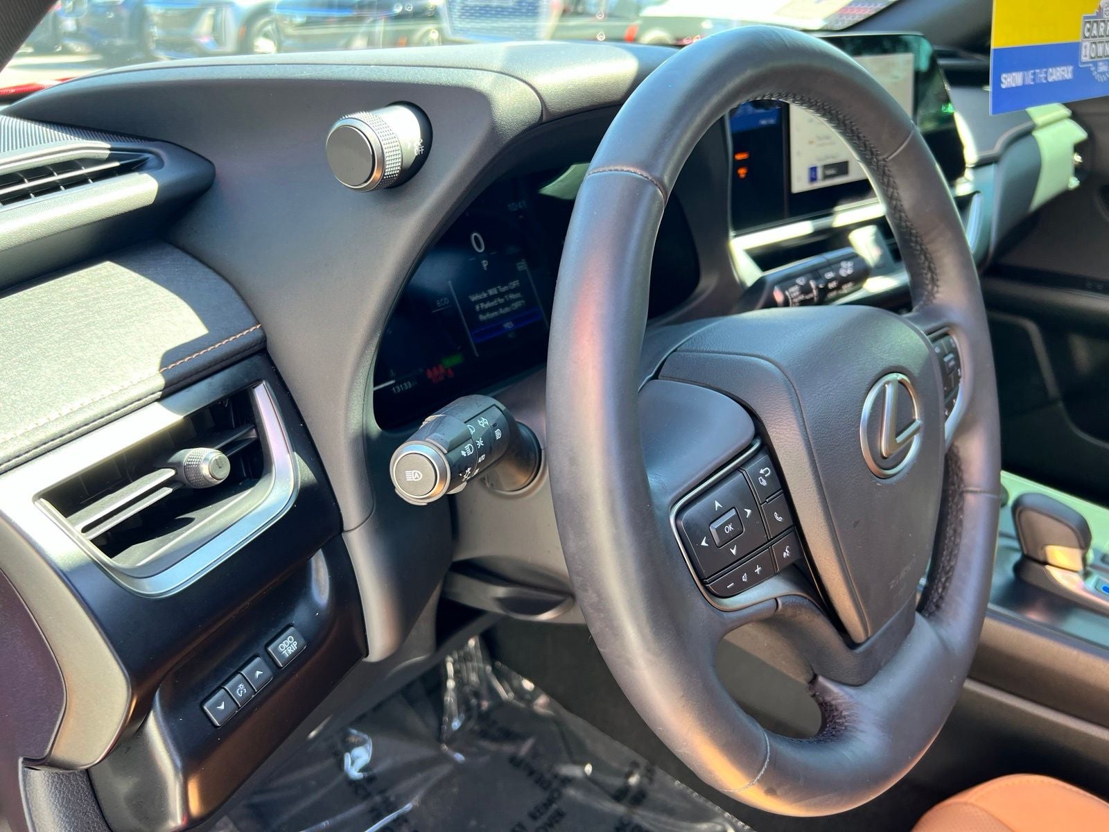 2025 Lexus UX 300h Premium