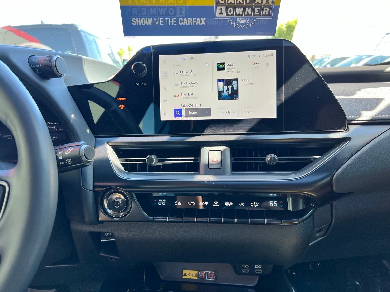 2025 Lexus UX 300h Premium