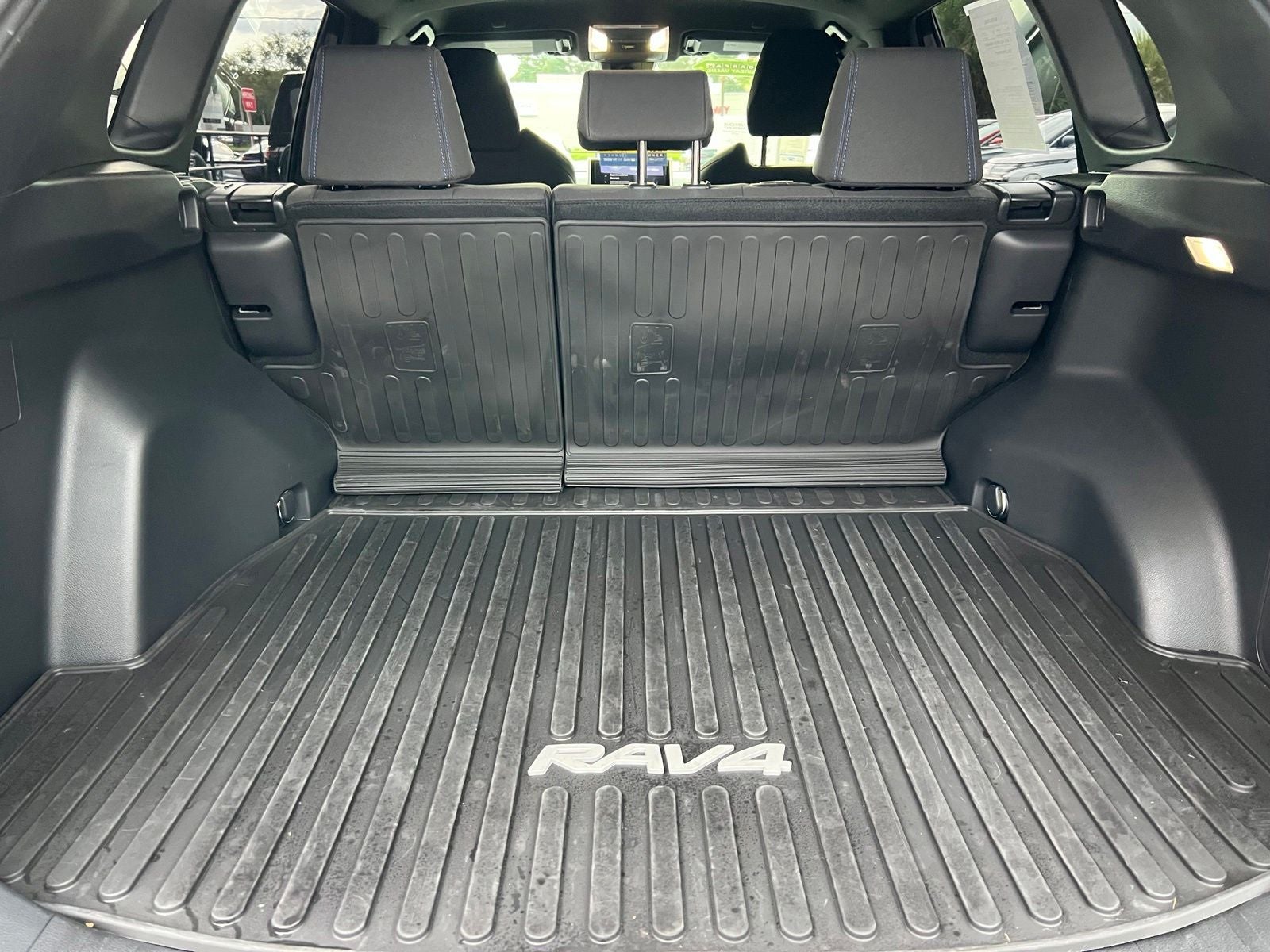 2025 Toyota RAV4 Hybrid SE