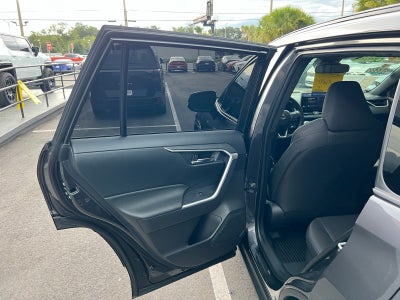 2025 Toyota RAV4 Hybrid SE