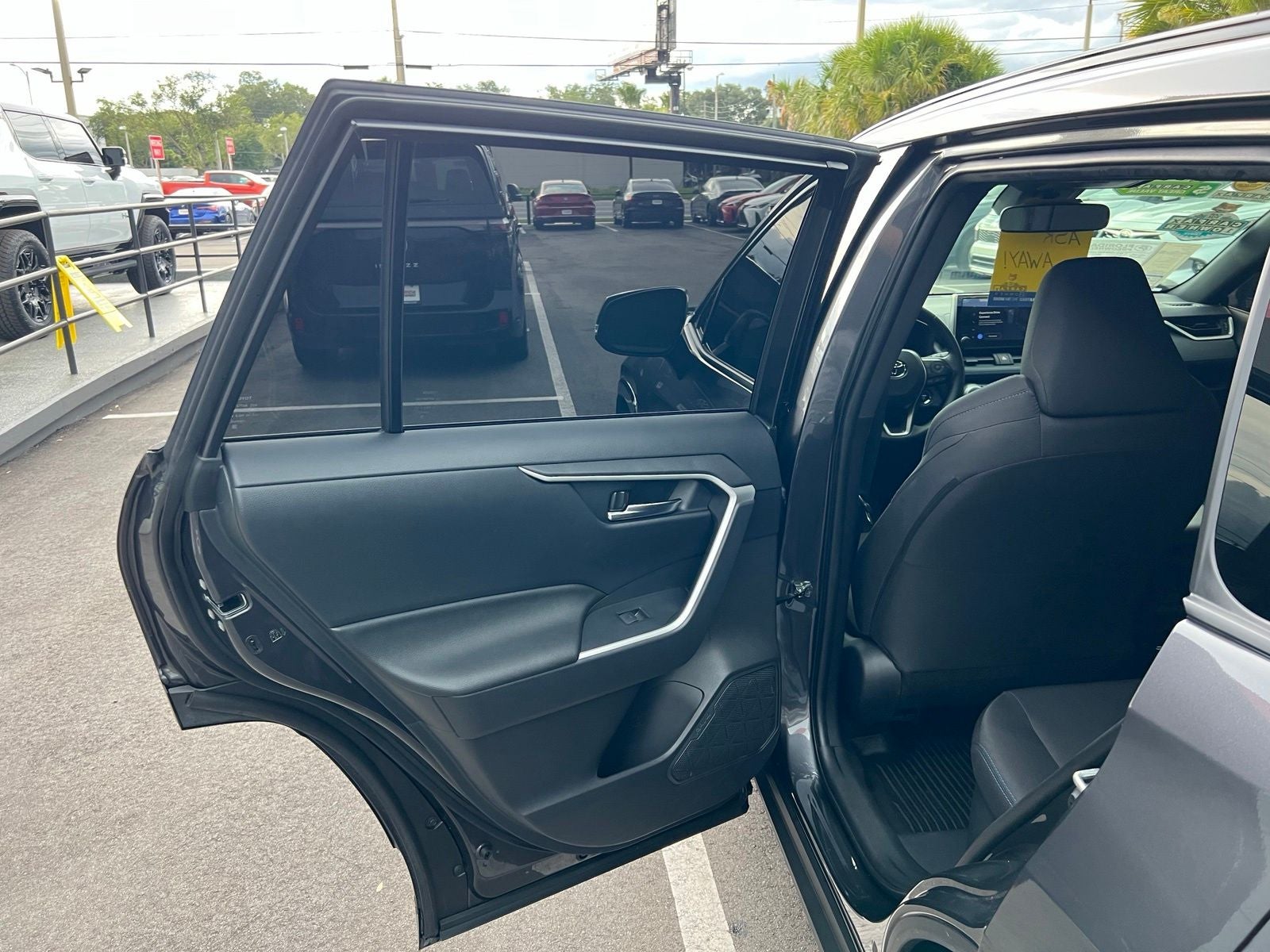 2025 Toyota RAV4 Hybrid SE