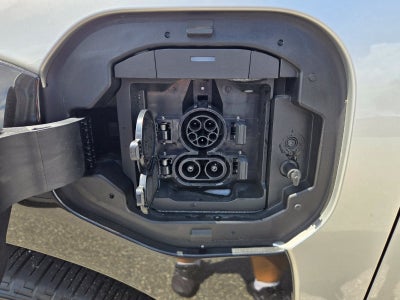 2025 Toyota bZ4X XLE