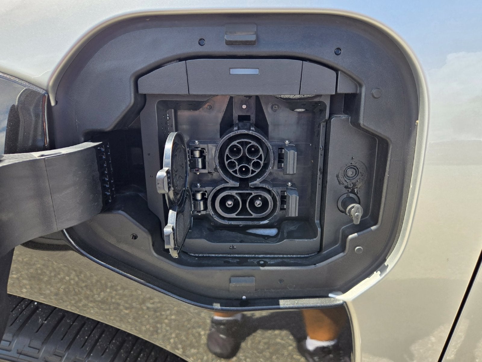 2025 Toyota bZ4X XLE