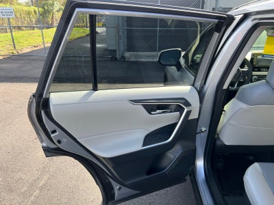 2022 Toyota RAV4 Hybrid XLE Premium