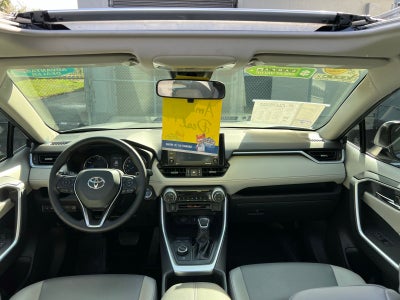 2022 Toyota RAV4 Hybrid XLE Premium