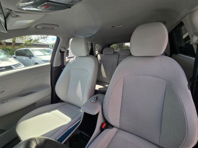 2024 Hyundai Kona Electric SEL