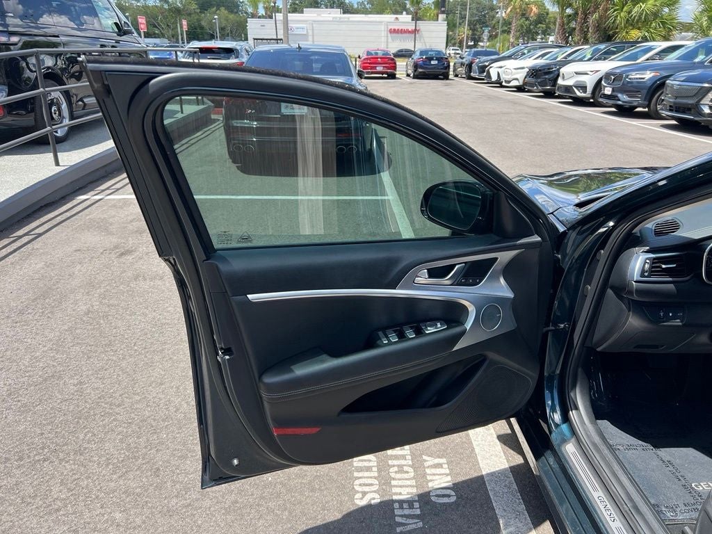 2022 Genesis G70 2.0T