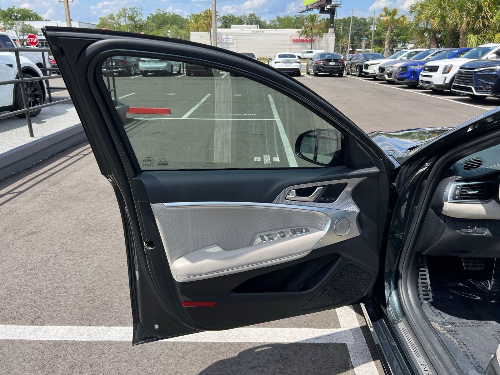 2023 Genesis G70 2.0T