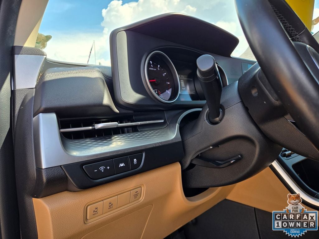 2023 Kia Carnival LX Seat Package
