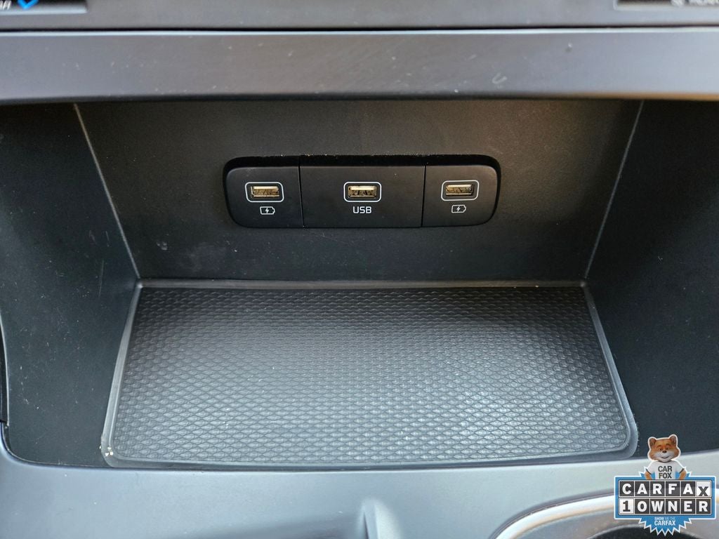 2023 Kia Carnival LX Seat Package