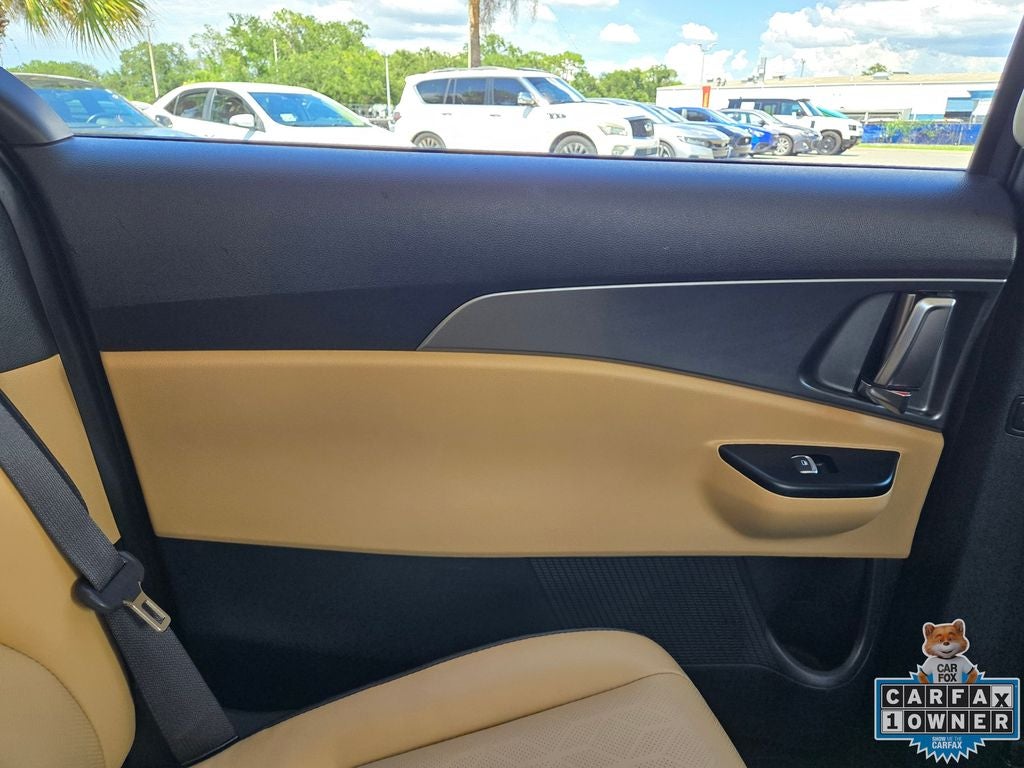 2023 Kia Carnival LX Seat Package
