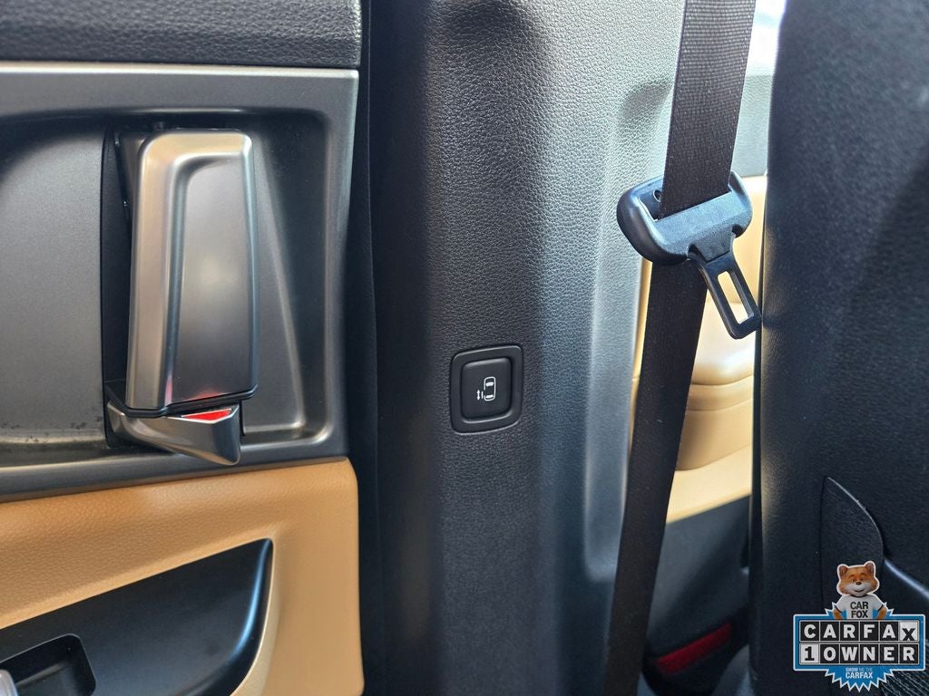 2023 Kia Carnival LX Seat Package