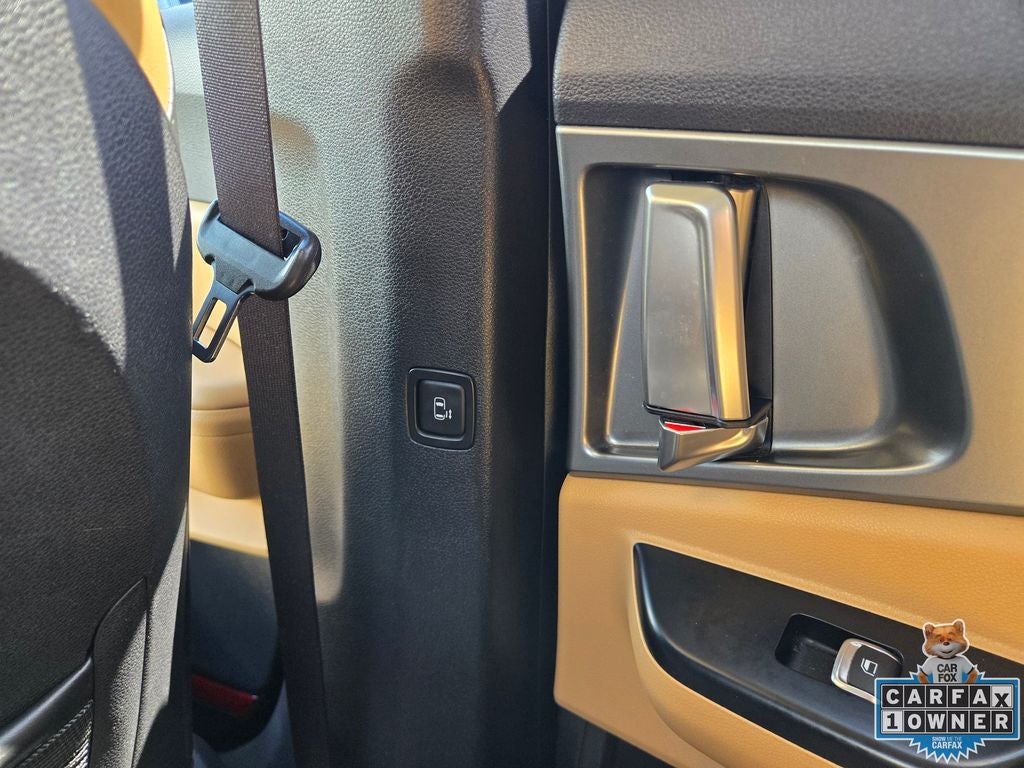 2023 Kia Carnival LX Seat Package