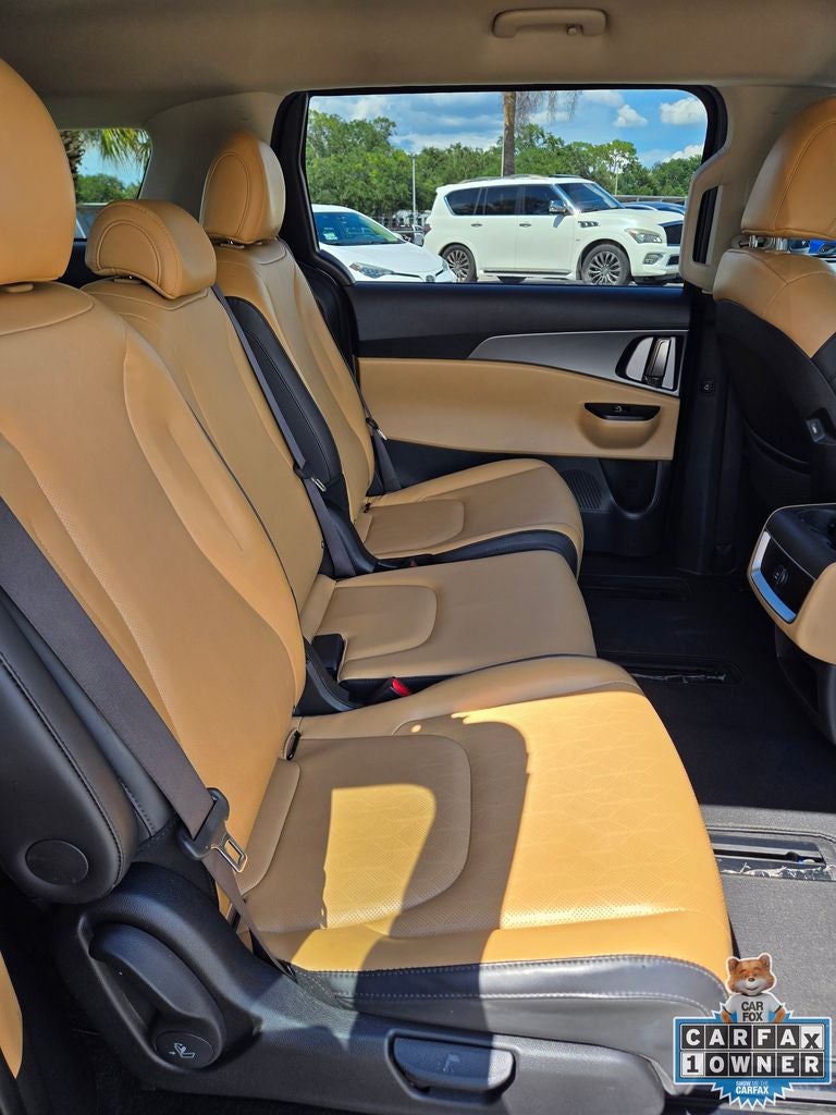 2023 Kia Carnival LX Seat Package