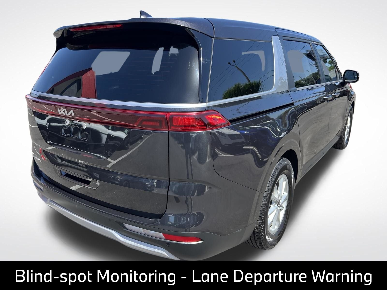 2024 Kia Carnival LX